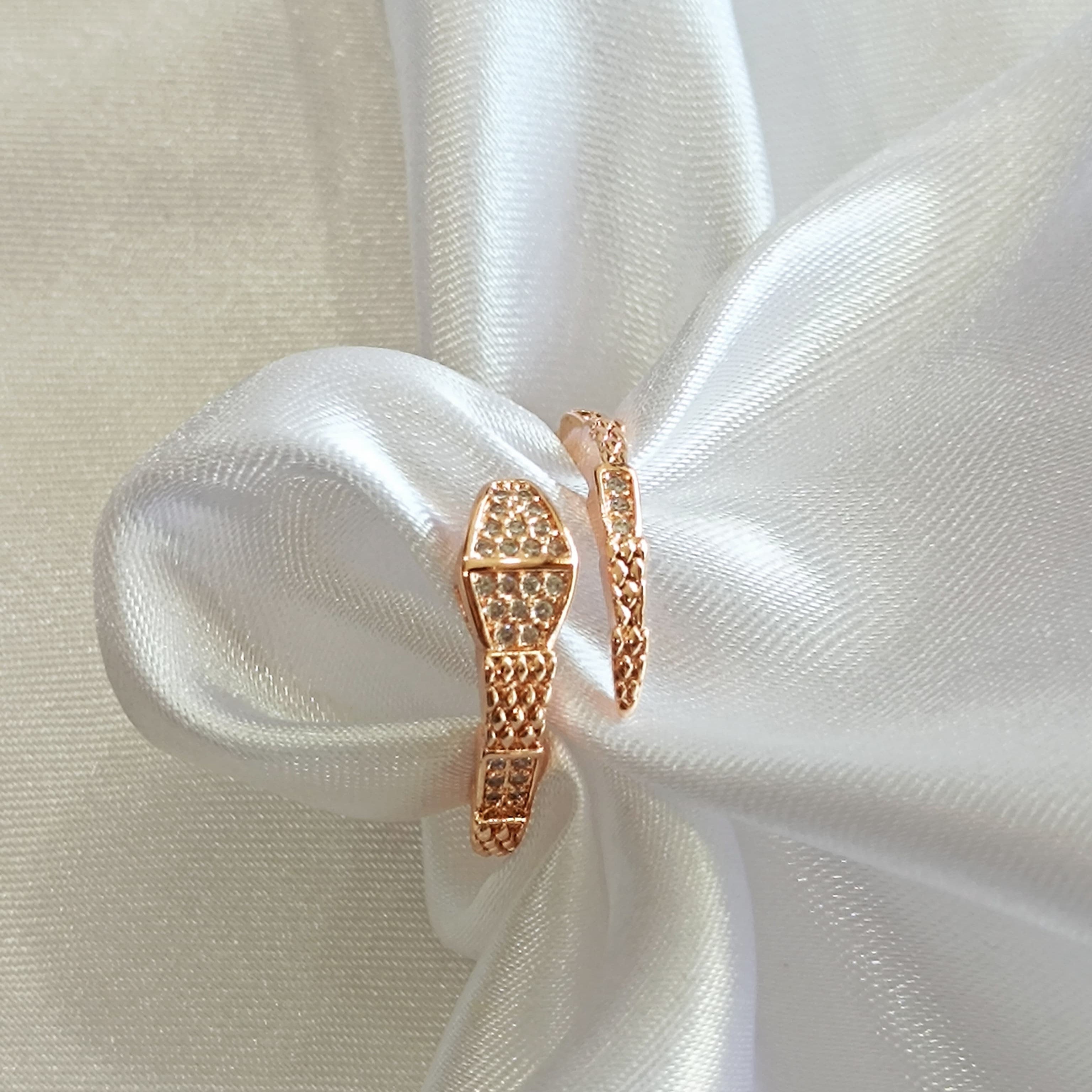 Elegant Snake Design Rings Design