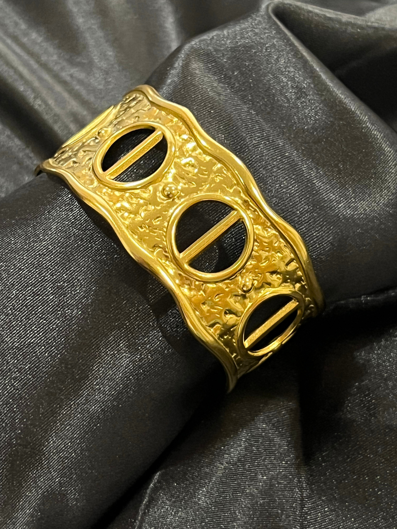 Beads & Metals Circular Bracelet Img 2