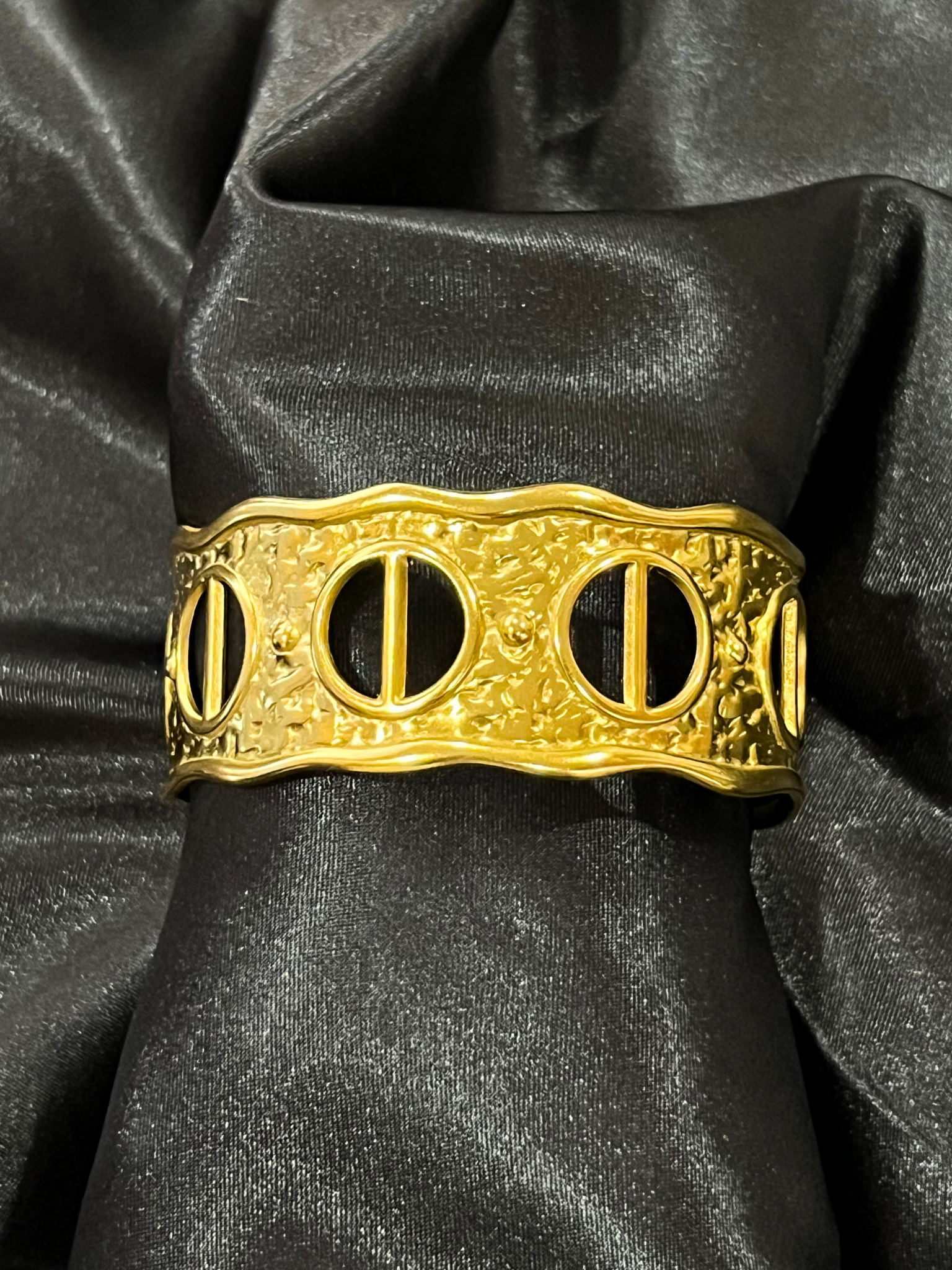 Beads & Metals Circular Bracelet Img 3