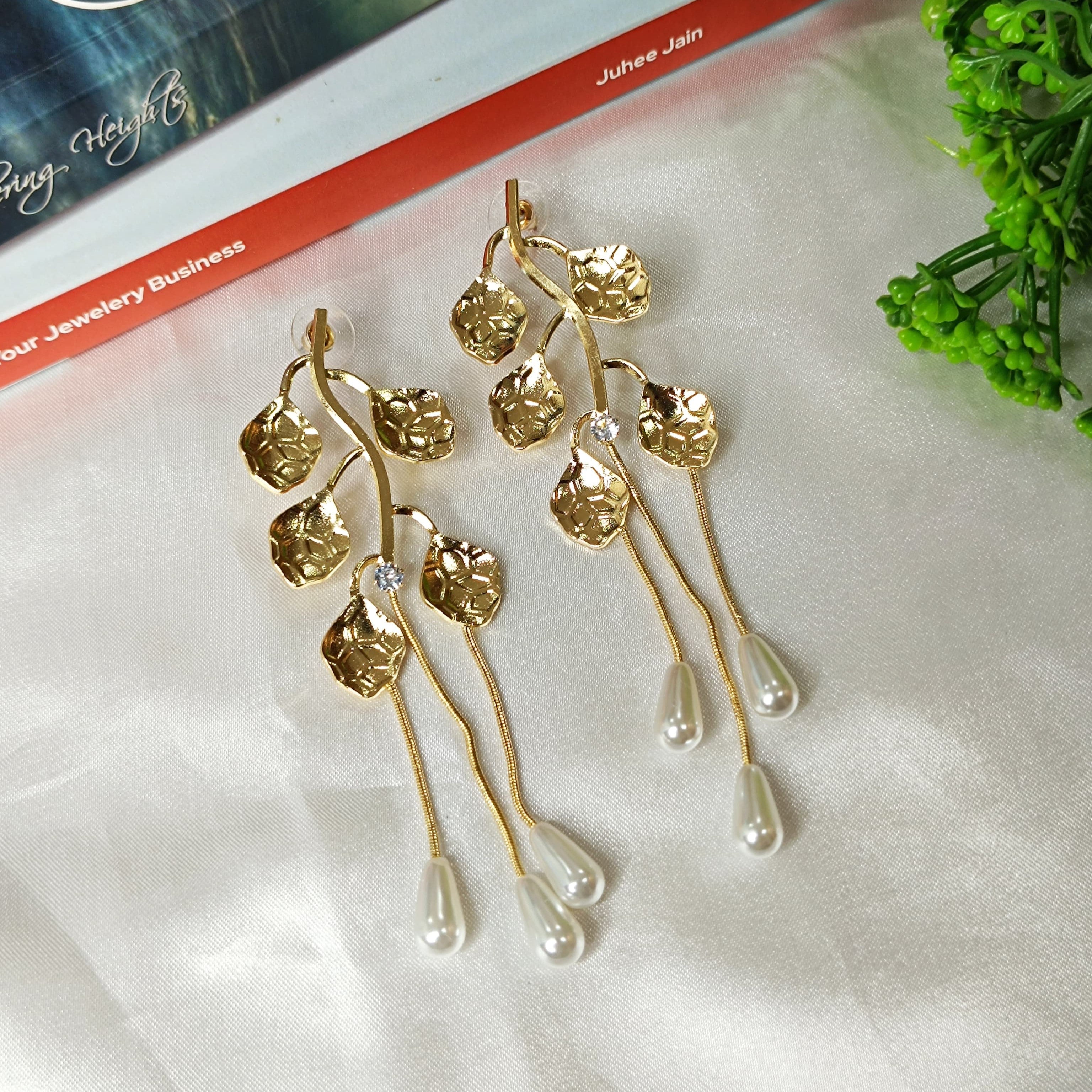 Beautiful 18K Gold Plated Leaf Petal Earrings with Pearl - Luxury Statement Jewelry for Women
