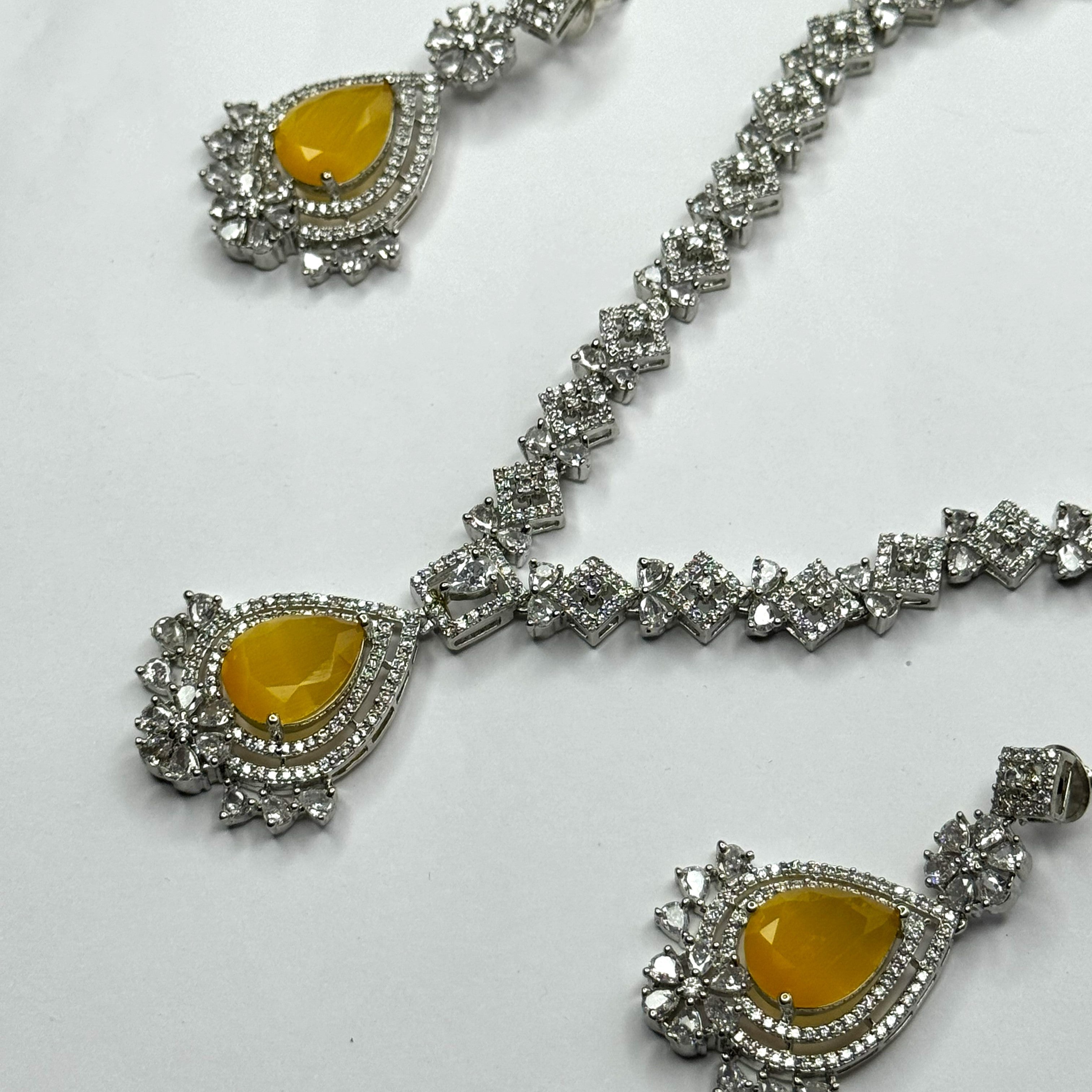 Beautiful_Yellow_AD_Necklace_Design_Beads_and_Metals