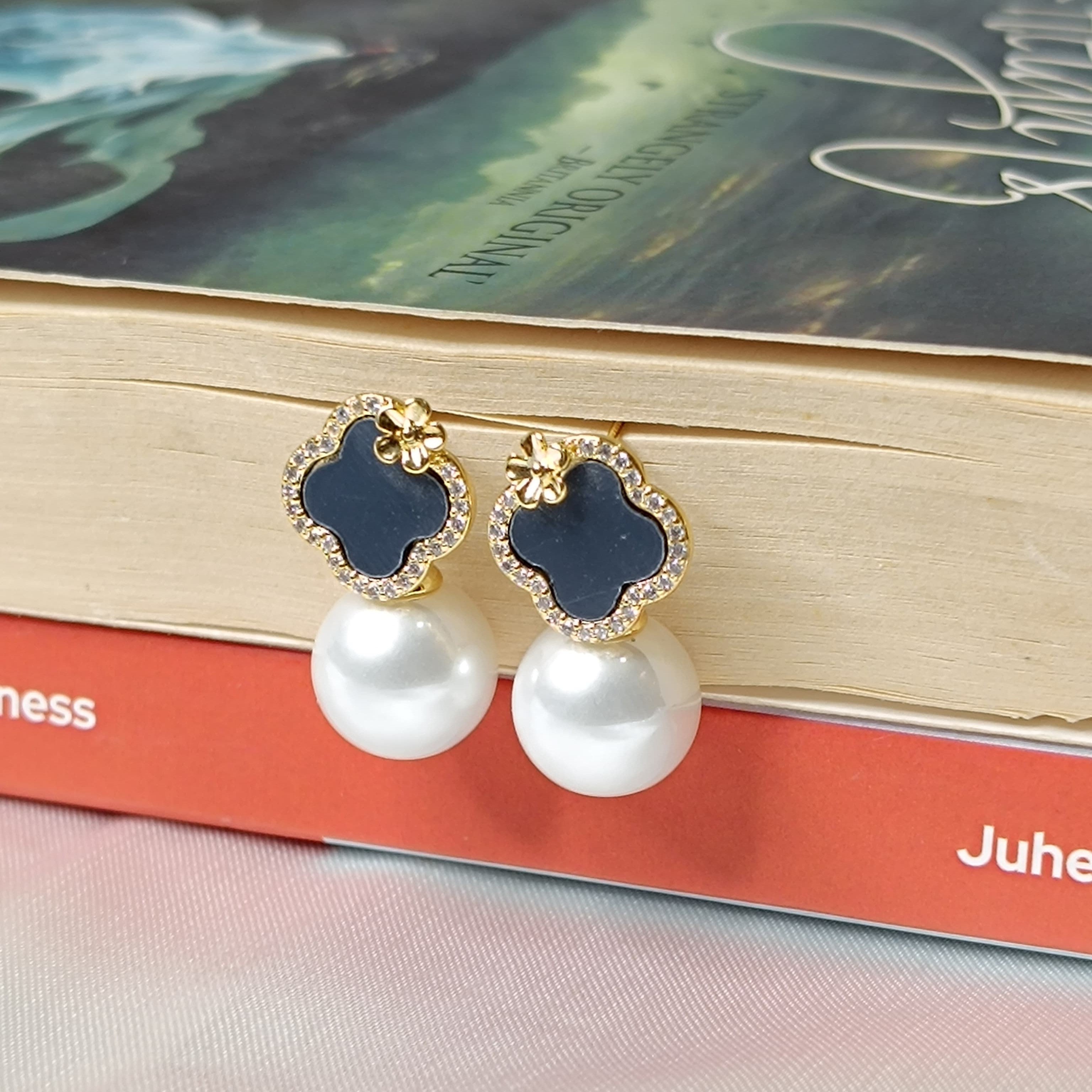 Black Flower Fresh Water Pearl Earrings - Stylish Stud Earrings