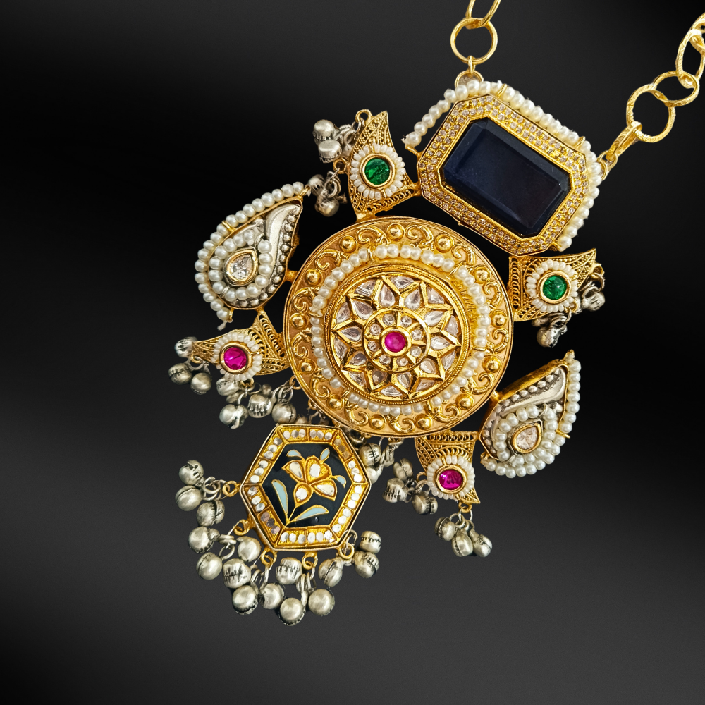 Exquisite Gold-Plated Necklace Design with Kundan & Pearl Embellishments beads and metals