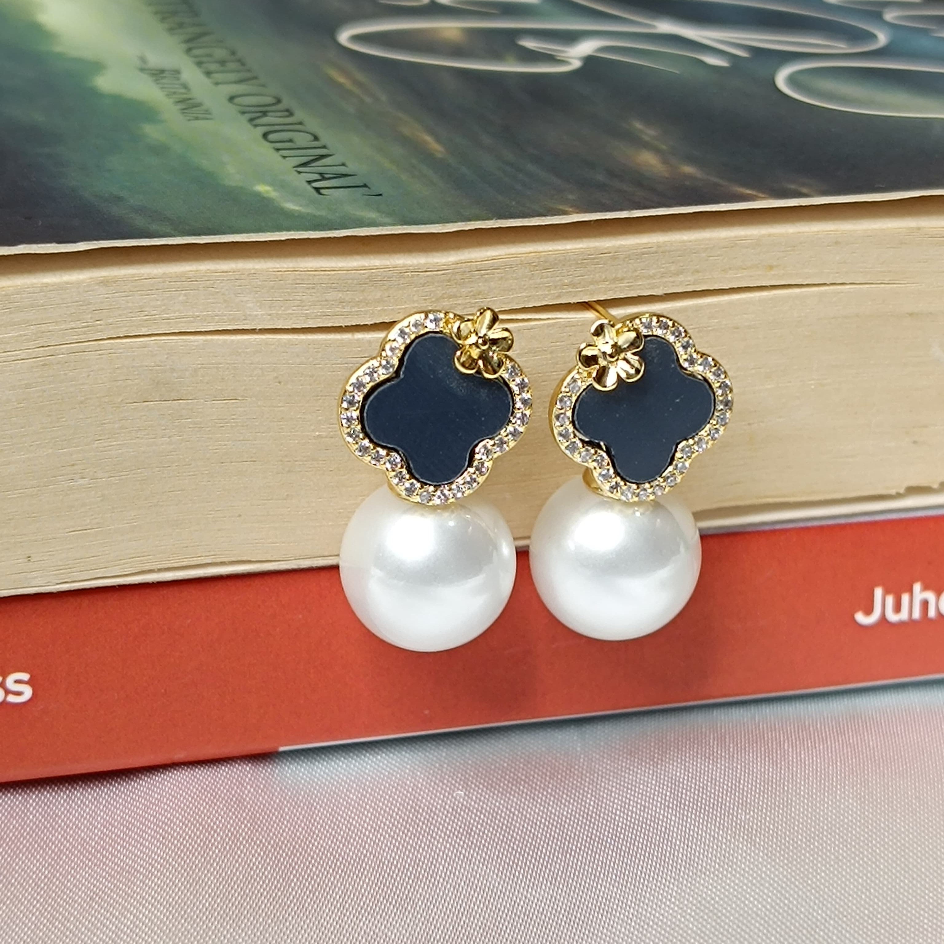 Black Flower Fresh Water Pearl Earrings - Stylish Stud Earrings