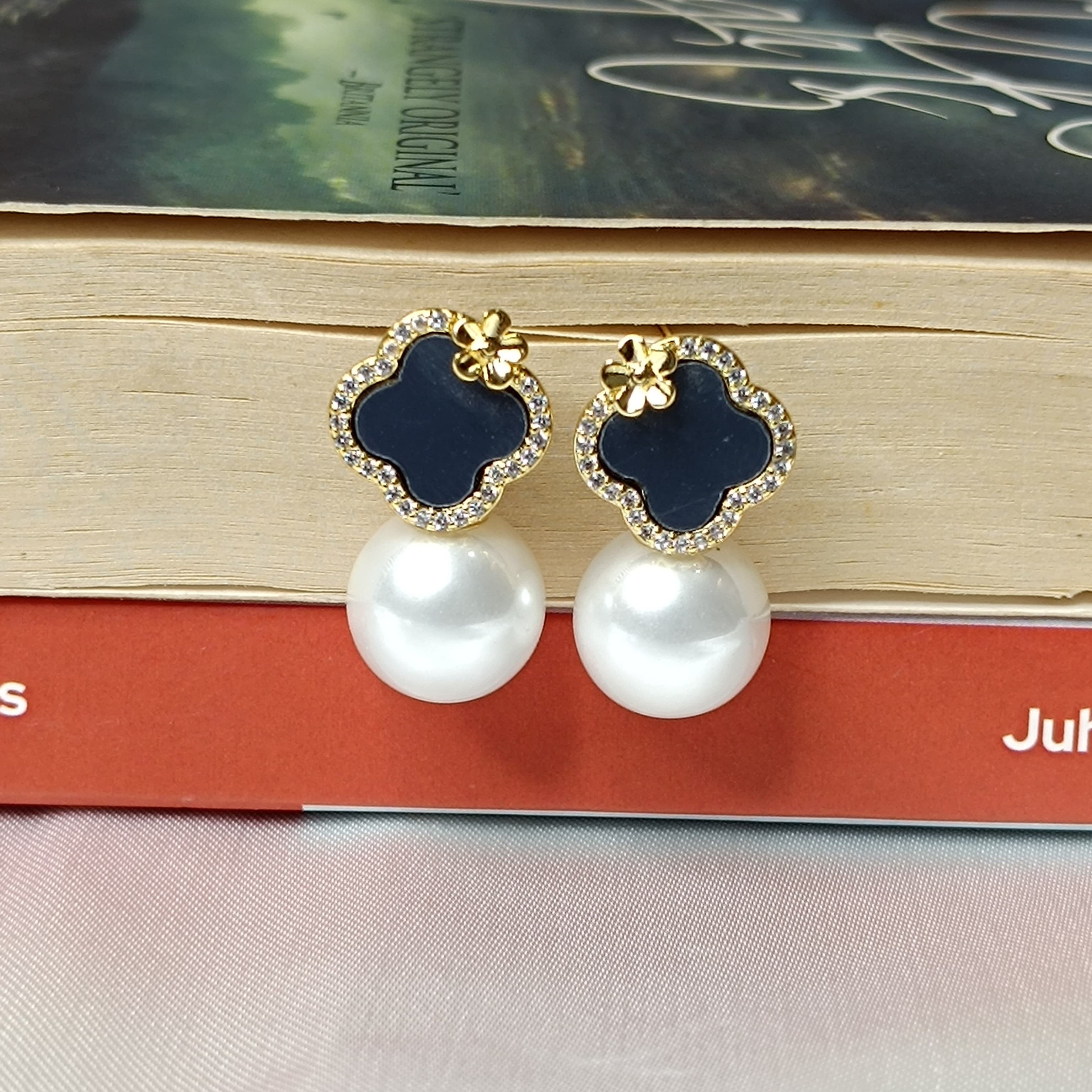 Black Flower Fresh Water Pearl Earrings - Stylish Stud Earrings
