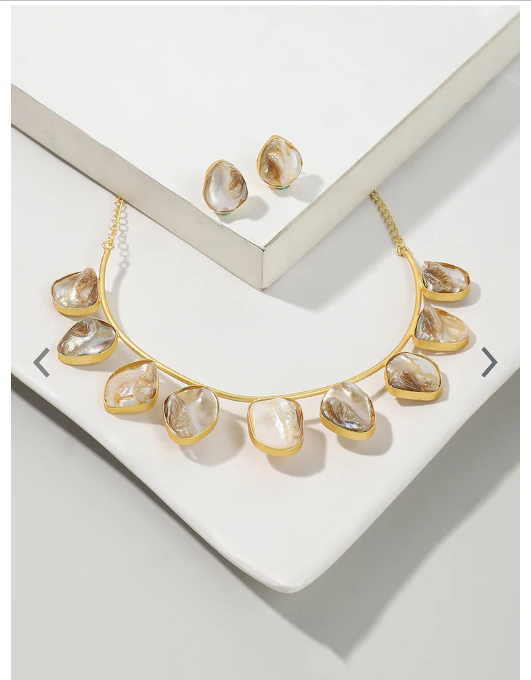 MOTHER OF PEARL GOLD PLATED NECKLACE